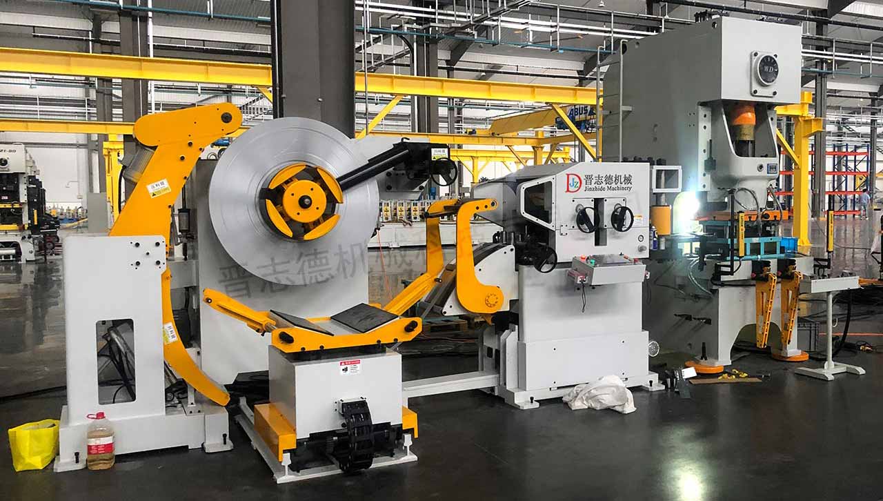 三合一送料機(jī)配315噸沖床 三合一送料機(jī)配315噸沖床