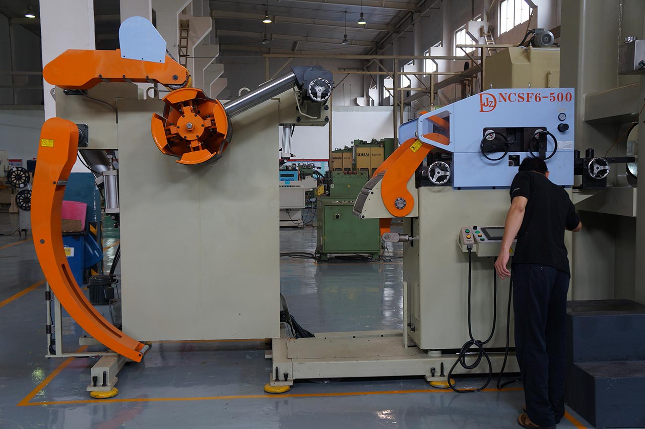 常熟沖床送料機(jī)廠家 常熟沖床送料機(jī)廠家