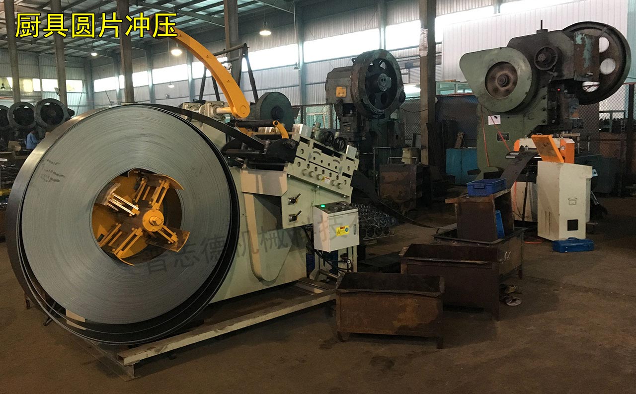 廚具圓片沖壓生產線,二合一數控偏擺送料機生產線 廚具圓片沖壓生產線,二合一數控偏擺送料機生產線