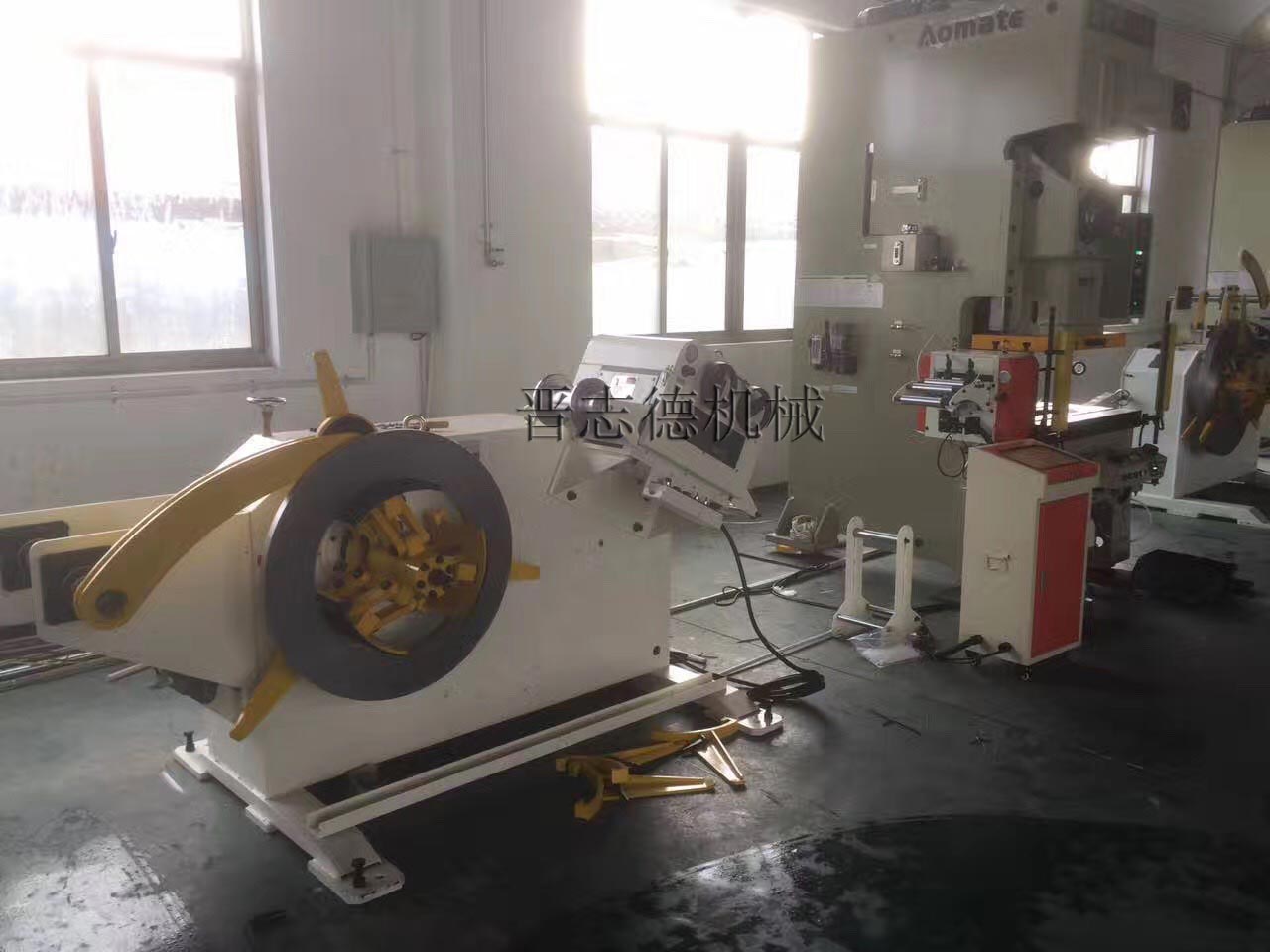 中板二合一伺服送料沖壓自動(dòng)化生產(chǎn)線 中板二合一伺服送料沖壓自動(dòng)化生產(chǎn)線