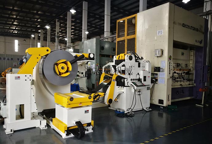 高張力三合一送料機 高張力三合一送料機