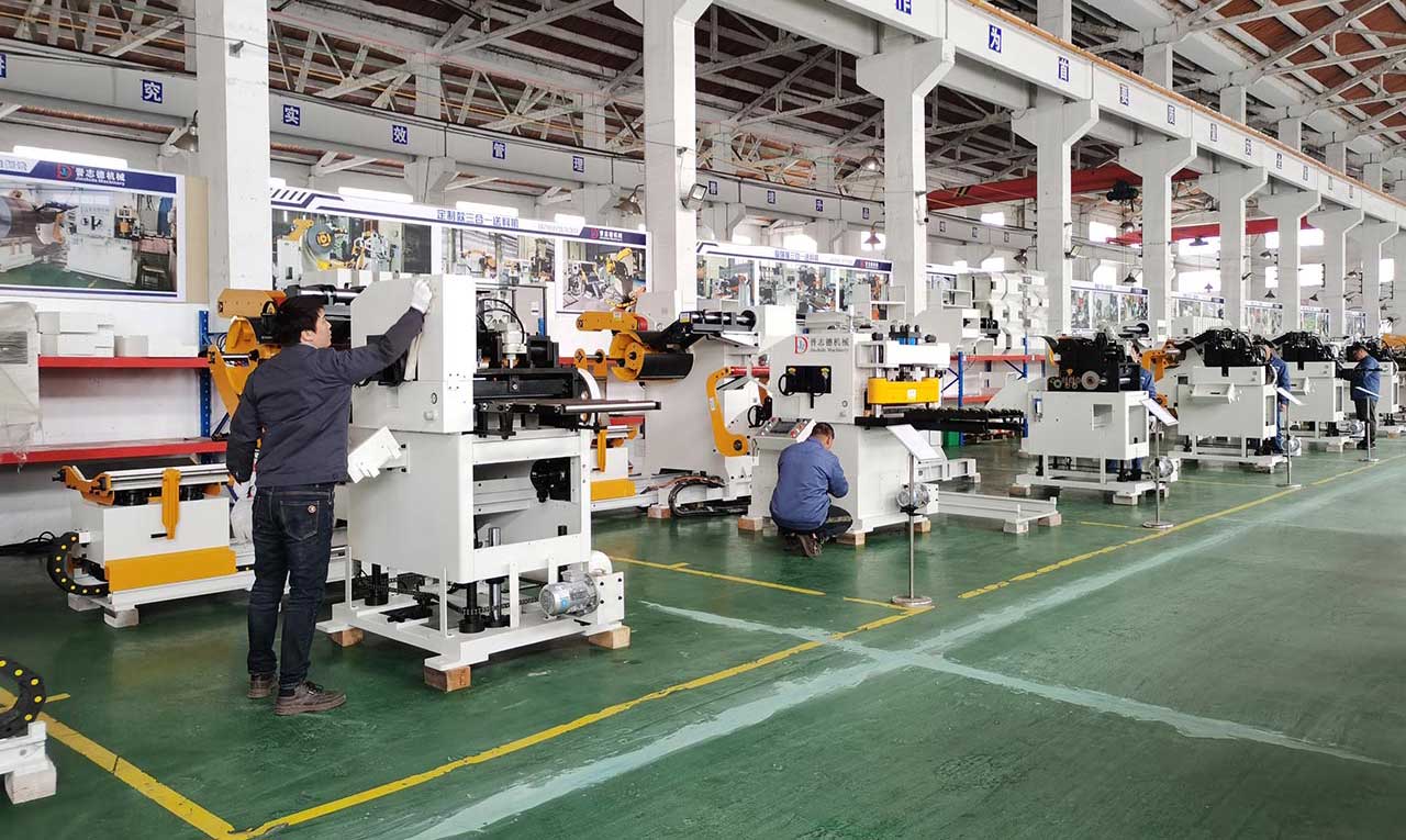 三合一送料機(jī)設(shè)備裝配