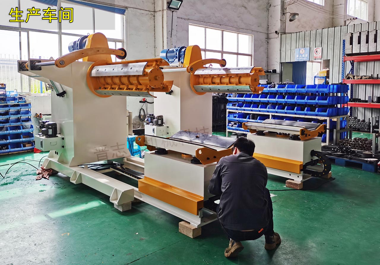 大學(xué)生來送料機廠實習(xí) 大學(xué)生來送料機廠實習(xí)