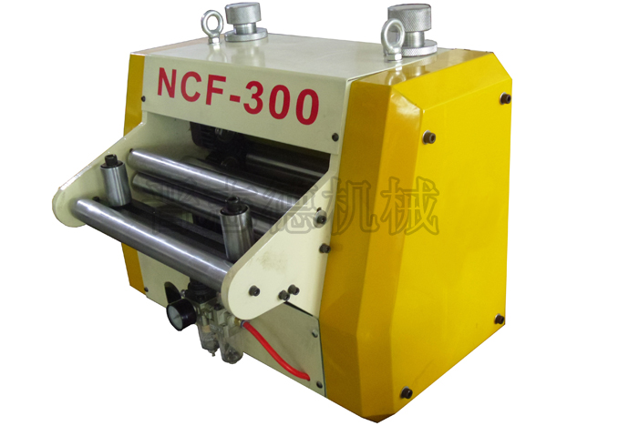 晉志德NC送料機(jī)展示,裝料厚調(diào)整的送料機(jī)