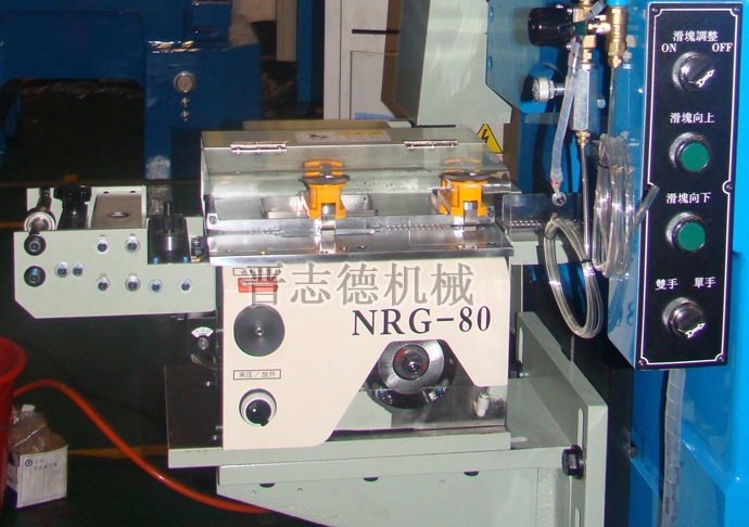 新型夾式送料機 新型夾式送料機