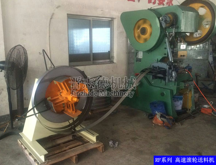 RF系列高速滾輪送料機(jī) RF系列高速滾輪送料機(jī)