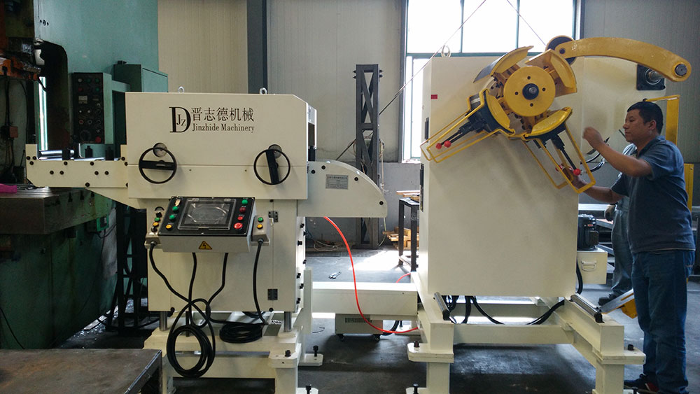 上海薄板三合一送料機(jī),上海數(shù)控送料機(jī) 上海薄板三合一送料機(jī),上海數(shù)控送料機(jī)