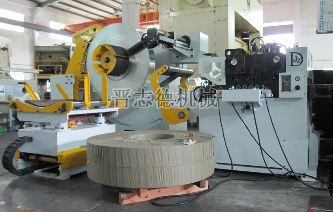 掀開(kāi)式三合一送料機(jī)使用