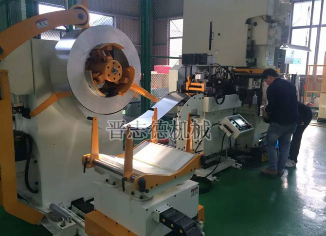 掀開(kāi)式中薄板三合一送料機(jī) 掀開(kāi)式中薄板三合一送料機(jī)