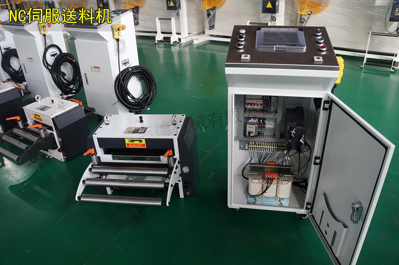 英國數(shù)控送料機(jī) 英國數(shù)控送料機(jī)